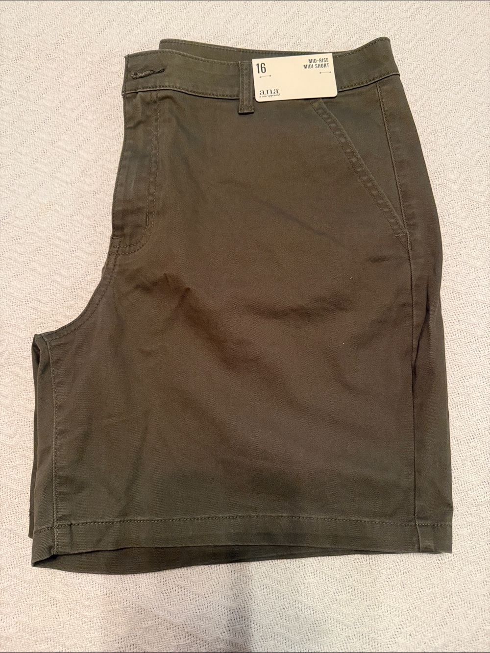 a.n.a Olive Green Mid-Rise Midi Shorts NEW 16